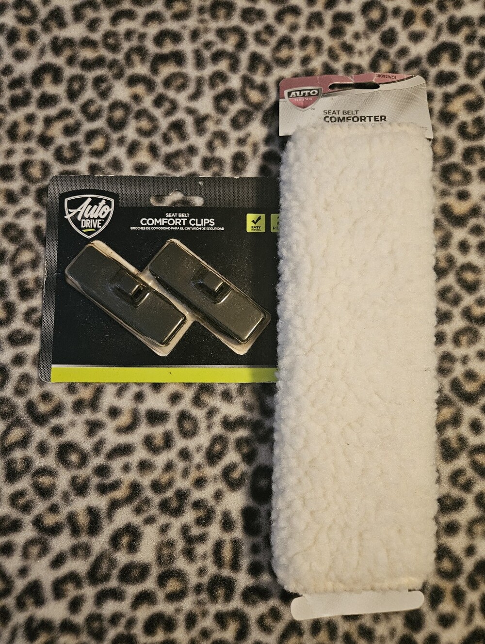 Auto Drive Cream Seat Belt Comforter with Matching Black Seat Belt Comfort Clips